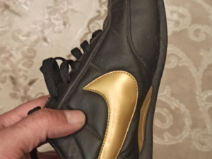 Kopačke Nike br. 41 za parket