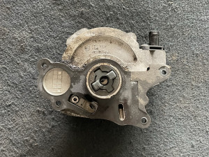03L100D VW GOLF 6+ VAKUM/TANDEM PUMPA