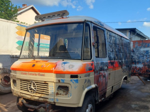 Kombi Mercedes 409 L sanitet za dijelove Benzin nema papire