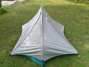 Sator za kampovanje