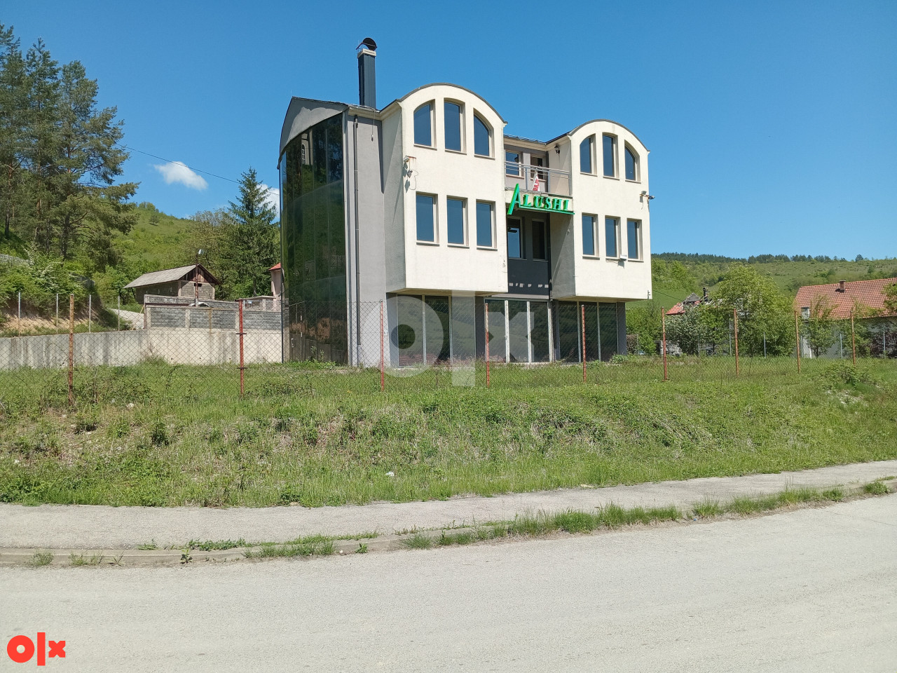 Poslovno-stanbeni prostor Kakanj / Bilješevo 267m2