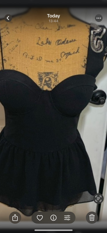 Guess top