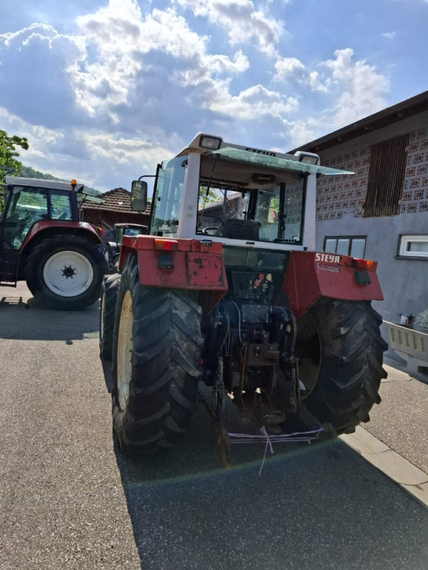 Traktor Steyr 8110