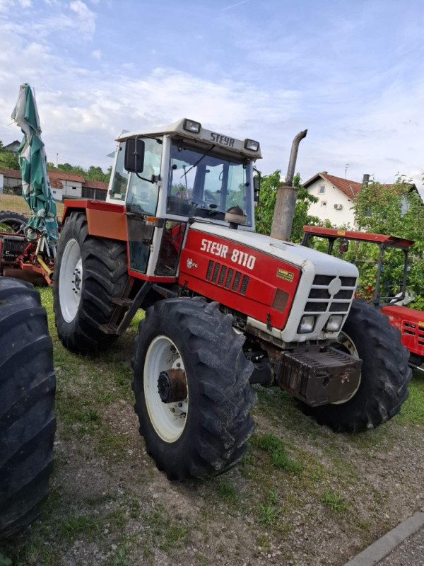 Traktor Steyr 8110