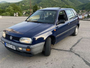 Volkswagen Golf 1.6benzin