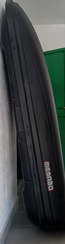 Kofer za auto sa nosacima