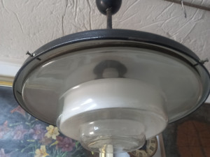 Bauhaus luster iz 1930tih