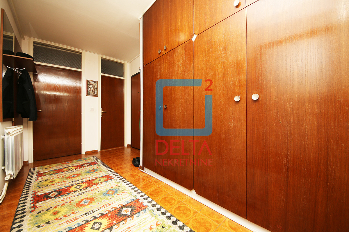Četverosoban stan / 3.sprat / Džidžikovac / Mejtaš / Centar 18