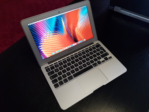 Laptop MacBook Air Mid 2011 (Cpu i5/2gb/SSD Super Ocuvan
