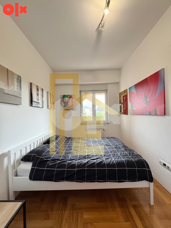 Iznajmljujemo trosoban stan sa garažom, Centar 19