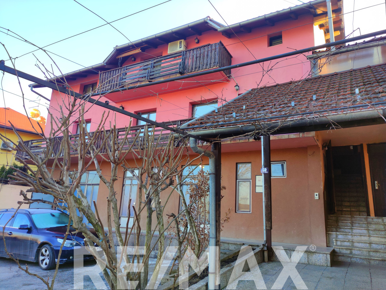 Dvije kuće 400m2 i plac 472m2,STARČEVICA 3