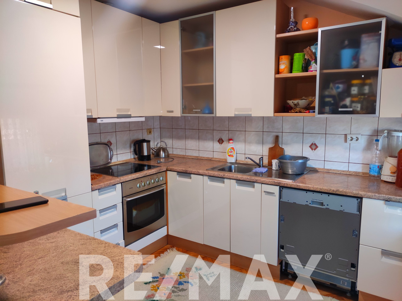 Dvije kuće 400m2 i plac 472m2,STARČEVICA 15