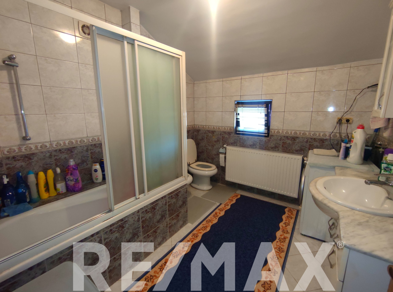 Dvije kuće 400m2 i plac 472m2,STARČEVICA 17