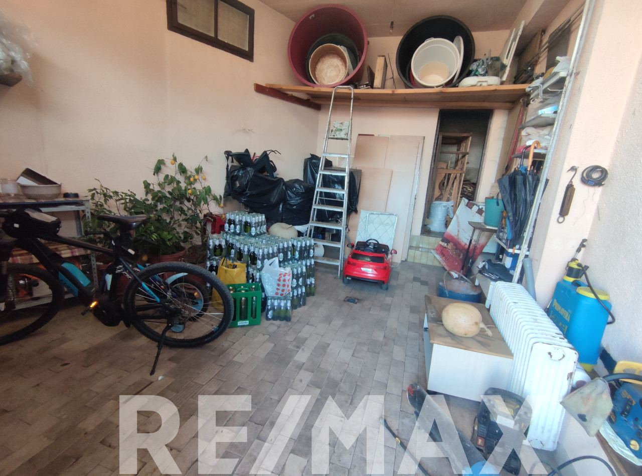 Dvije kuće 400m2 i plac 472m2,STARČEVICA 20