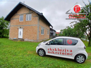 Useljiva kuća na sprat na placu od 517 m2 ID 2271/DŠ