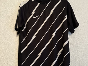 Majica NIKE za trening S velicina