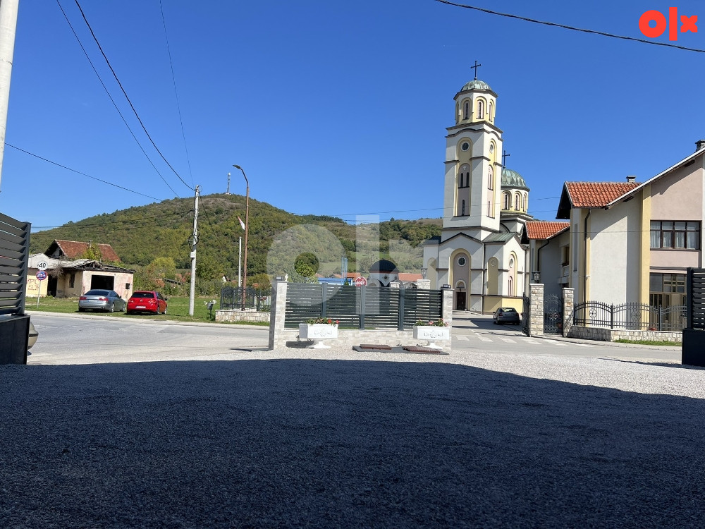 Poslovni prostor u Vojkovićima 3