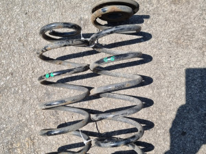 Zadnje Opruge VW Golf 6