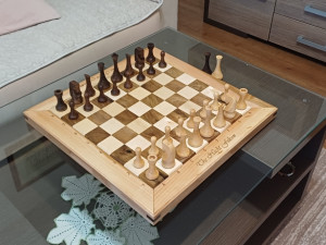 Šah, šahovski set, šahovska garnitura (ručni rad)