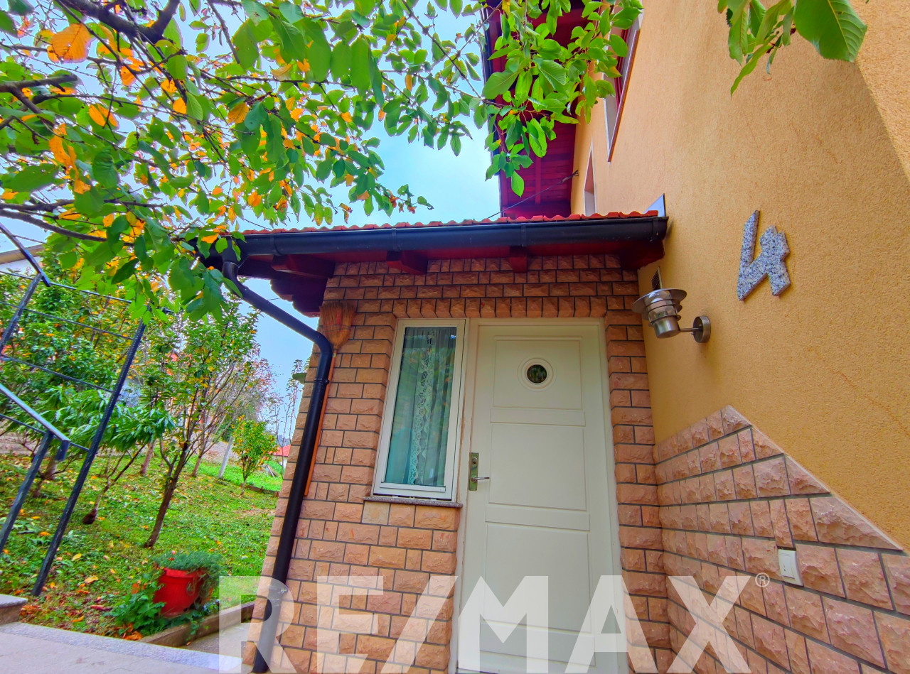 ODLIČNA RENOVIRANA KUĆA 162m2,KOTOR VAROŠ 5