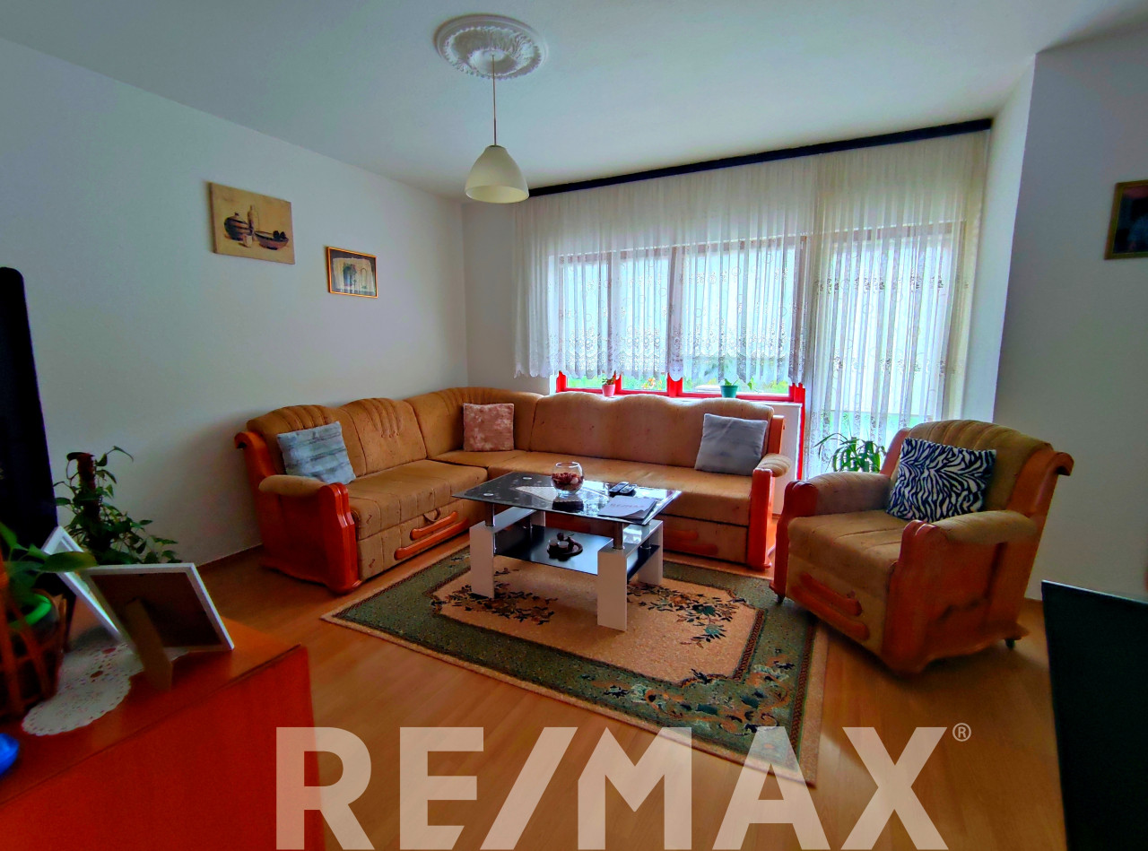 ODLIČNA RENOVIRANA KUĆA 162m2,KOTOR VAROŠ 9