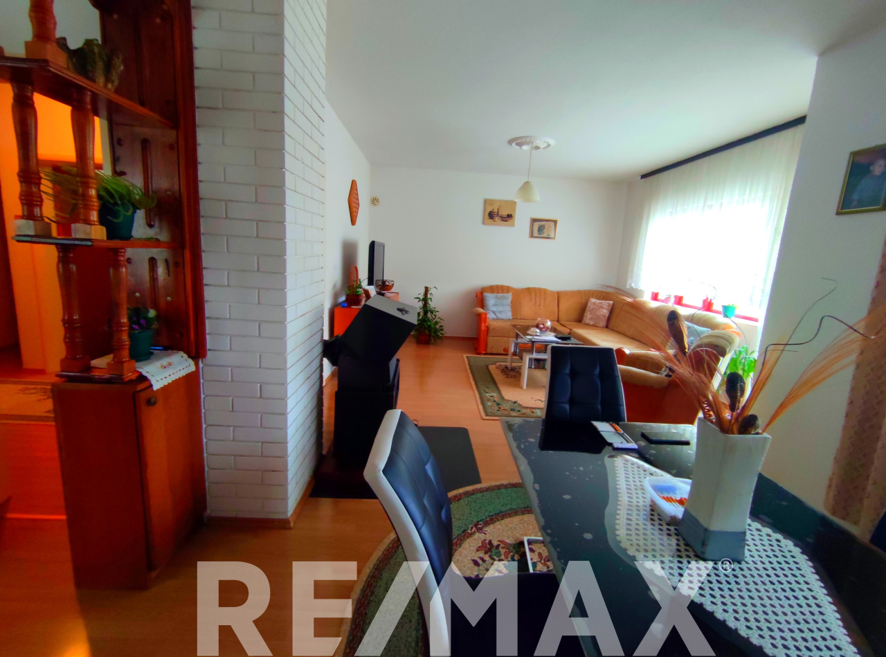 ODLIČNA RENOVIRANA KUĆA 162m2,KOTOR VAROŠ 12
