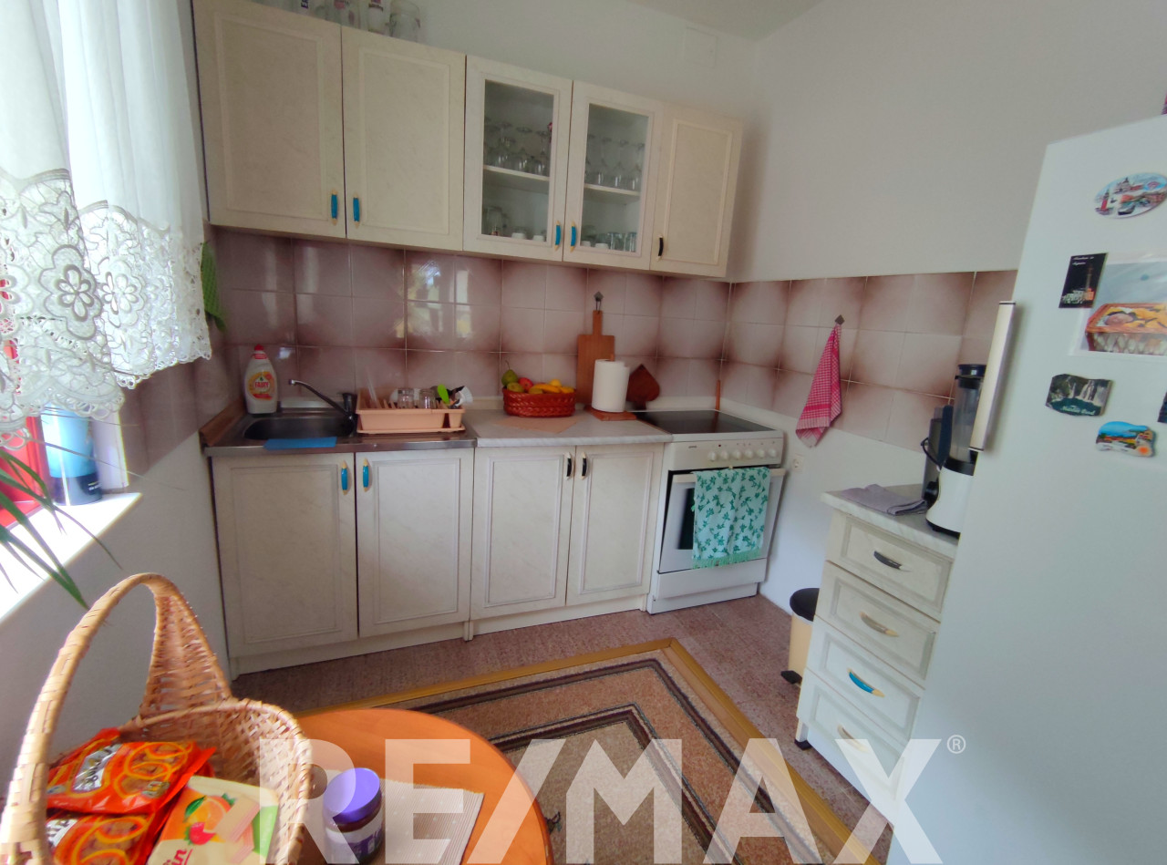ODLIČNA RENOVIRANA KUĆA 162m2,KOTOR VAROŠ 15