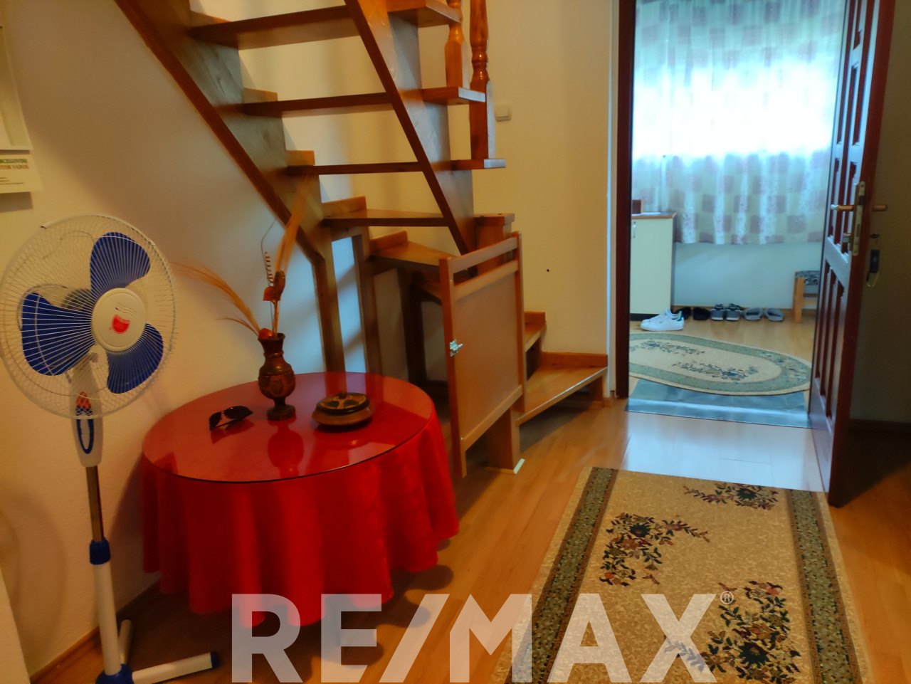 ODLIČNA RENOVIRANA KUĆA 162m2,KOTOR VAROŠ 17