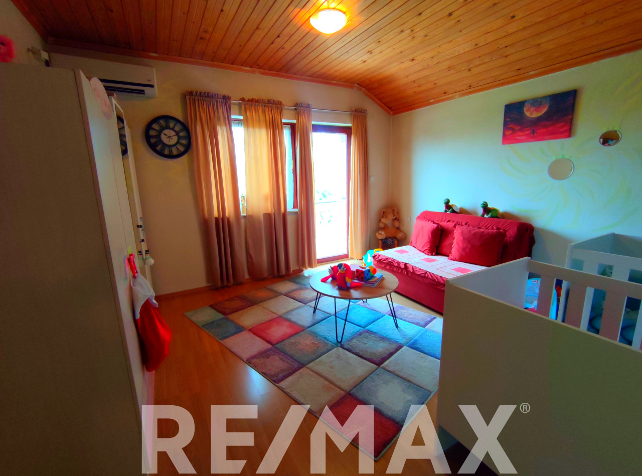 ODLIČNA RENOVIRANA KUĆA 162m2,KOTOR VAROŠ 19
