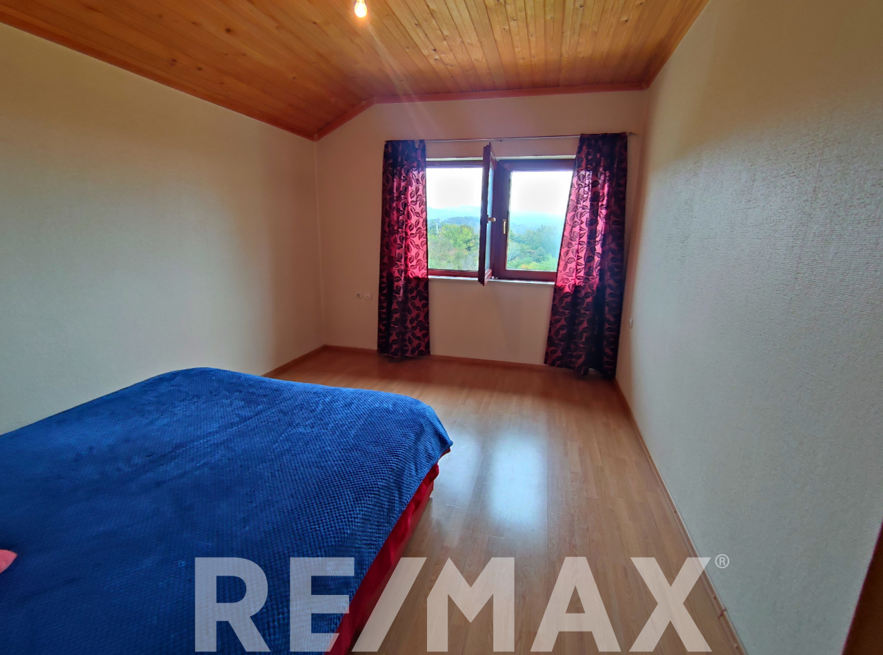 ODLIČNA RENOVIRANA KUĆA 162m2,KOTOR VAROŠ 22