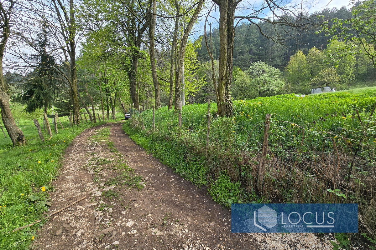 LOCUS: Zemljište površine 3.729m2, Panjina Kula, Centar 3