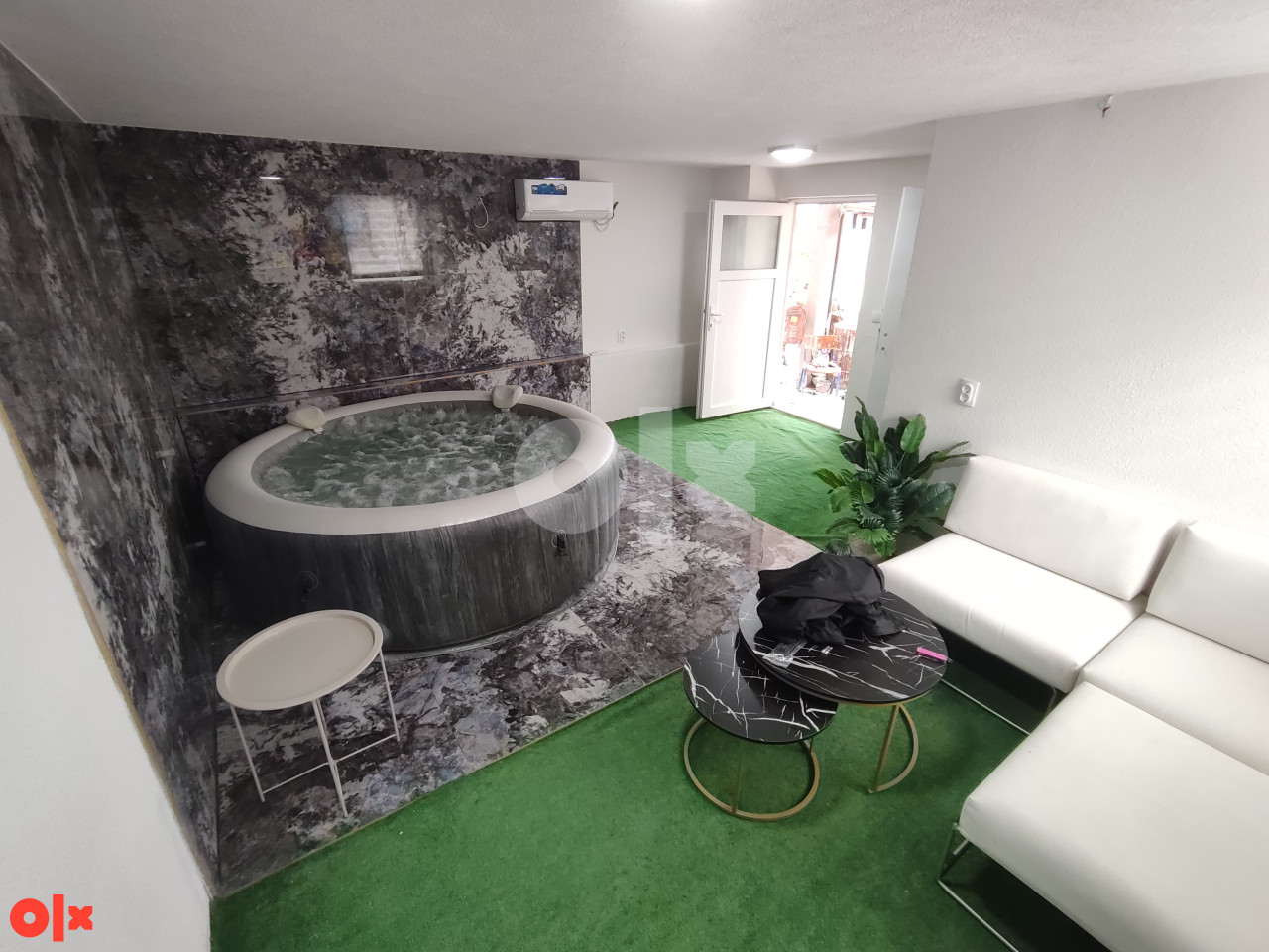 Stan na dan sa Jacuzzi Travnik 2