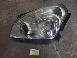 Lijevi far nissan qashqai