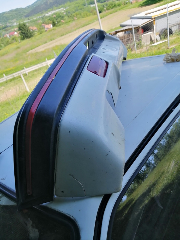 Peugeot 205 gti zadnji spojler pezo