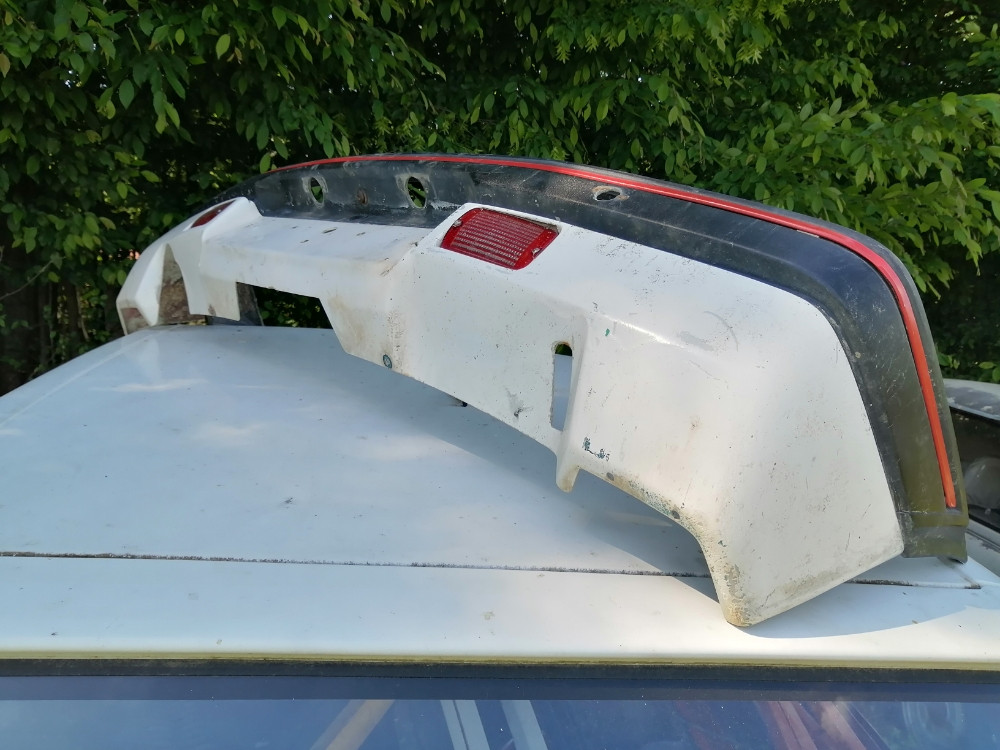 Peugeot 205 gti zadnji spojler pezo