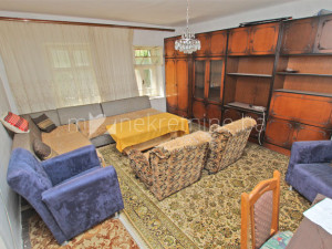 m2: Stari Grad, Alifakovac. Trosoban stan u kući 72m2