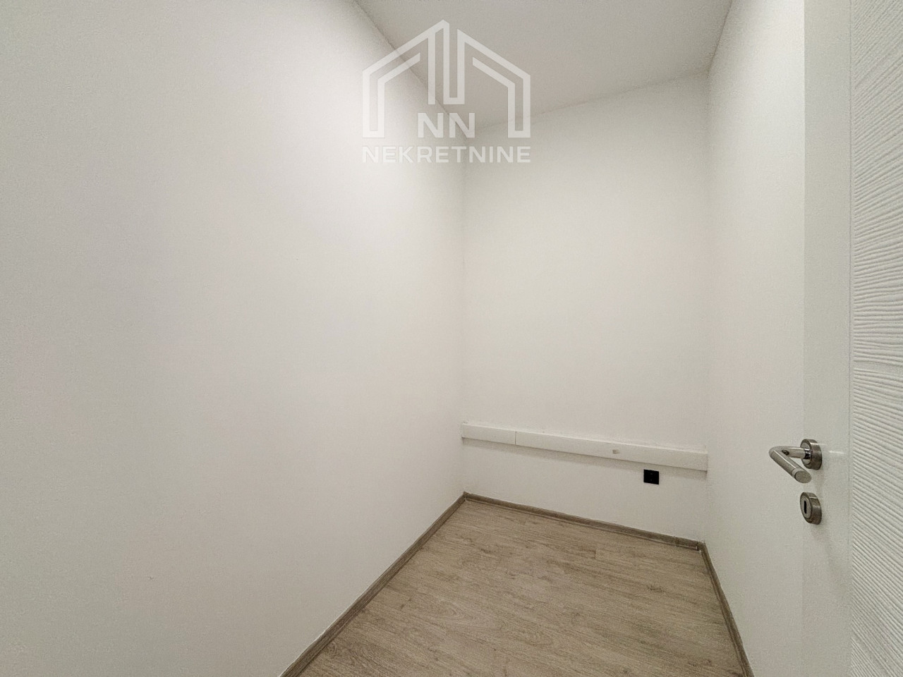 NN Nekretnine - Kancelarijski prostor 124m2 - Importanne 14