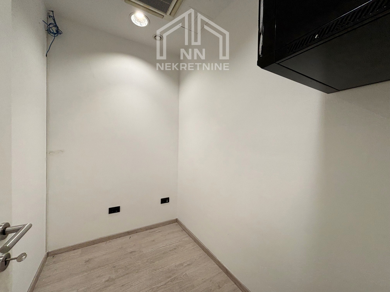NN Nekretnine - Kancelarijski prostor 124m2 - Importanne 16