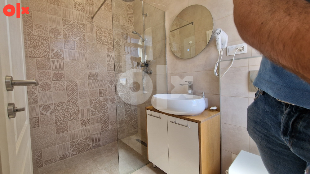 Kuća sa tri apartmana, Mostar I Sky