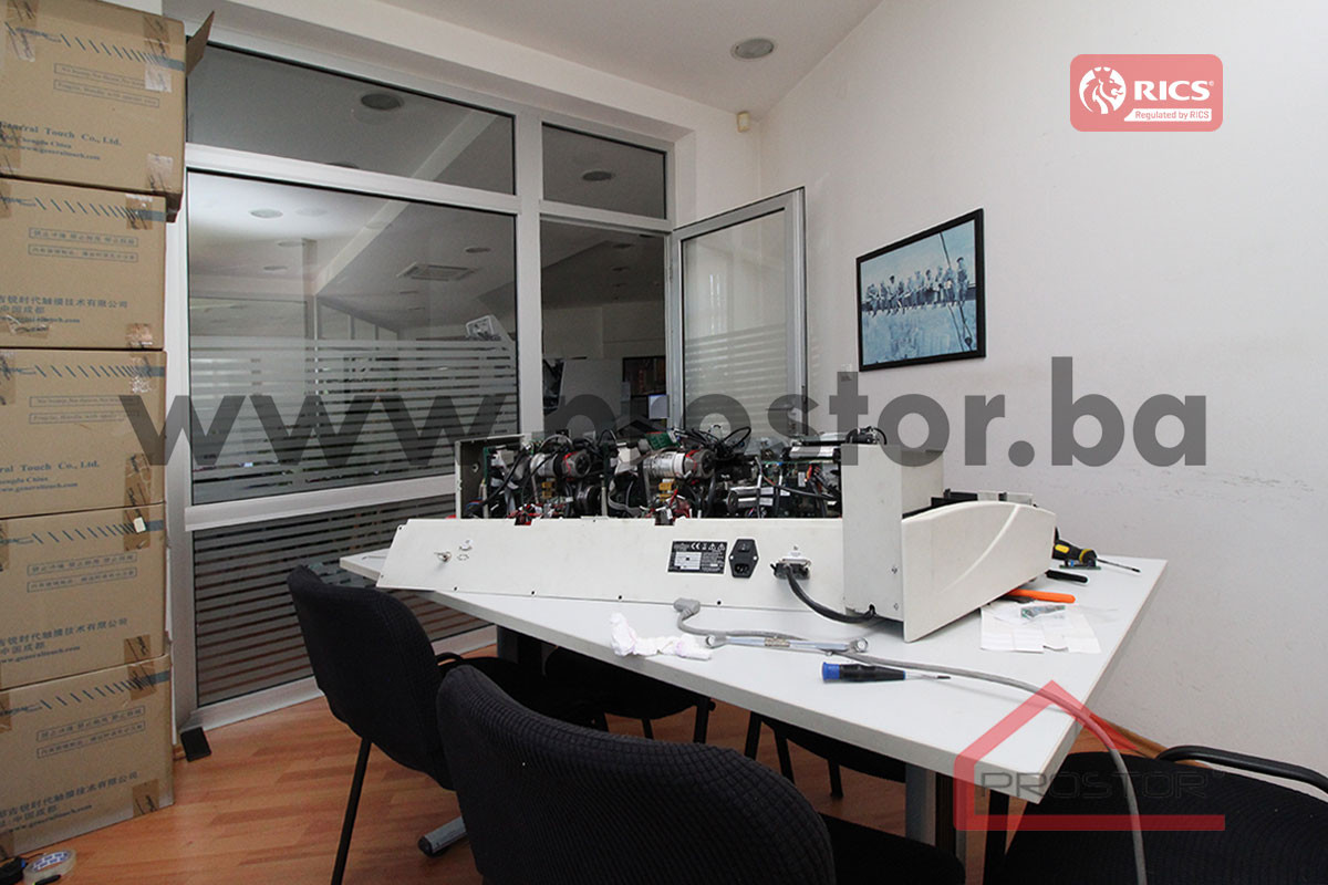 PROSTOR prodaje: Kancelarijski prostor, 142m2, Velešići 5