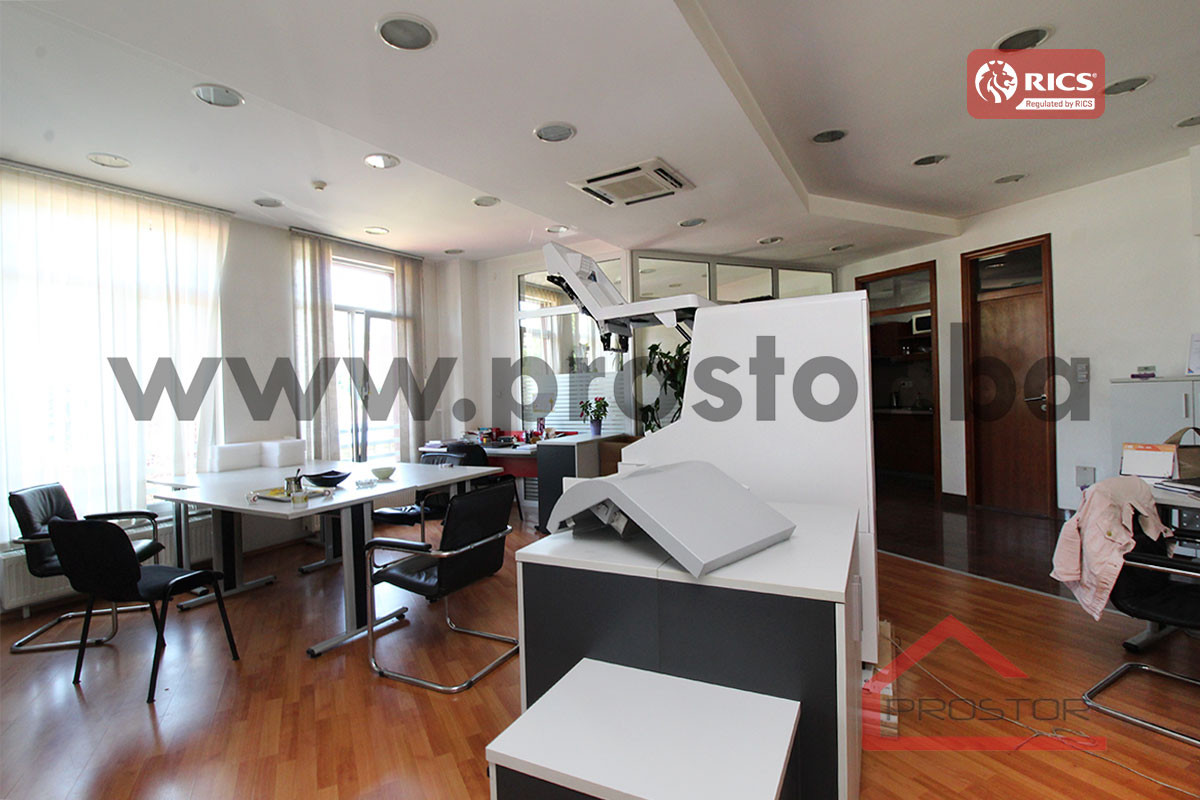 PROSTOR prodaje: Kancelarijski prostor, 142m2, Velešići 12
