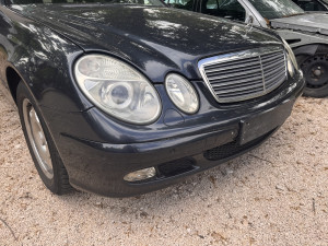 PREDNJI BRANIK MERCEDES E W211 CLASSIK SA SENZORIMA 2003