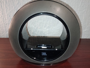 JBL zvučnik docking aux