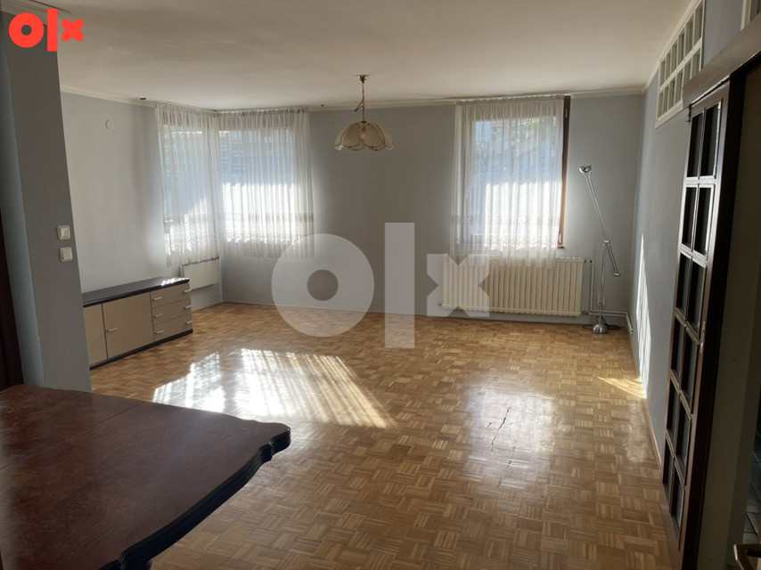 Centar Breka trosoban polunamješten stan 85m2 sa garažom 2