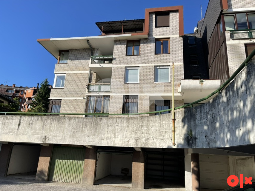 Centar Breka trosoban polunamješten stan 85m2 sa garažom