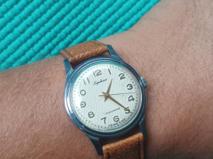 Stari ručni sat mehanični vintage kirovski kirovskie