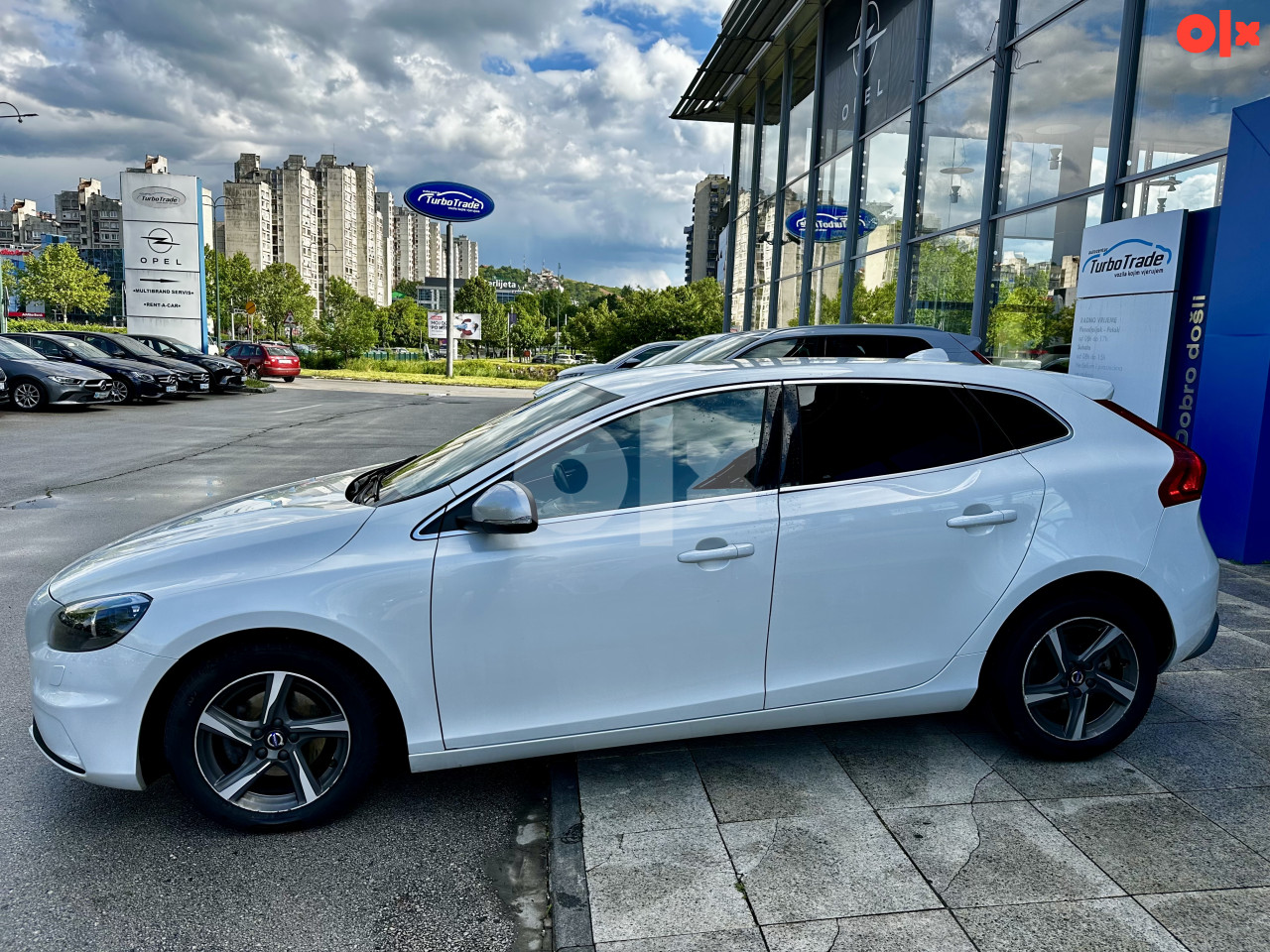 VOLVO V40 D2 R-DESIGN