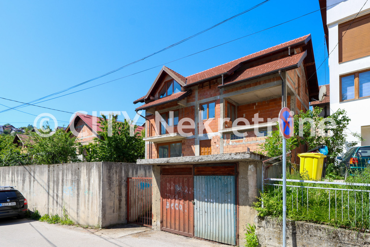 Kuća i dvorište - Novo Sarajevo - Hrasno brdo - 266 m² – pohled 2