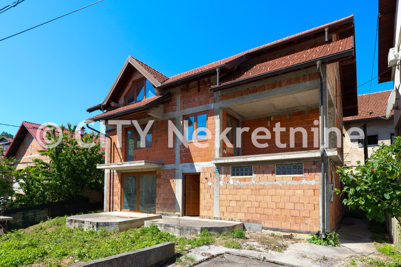 Kuća i dvorište - Novo Sarajevo - Hrasno brdo - 266 m² – pohled 4