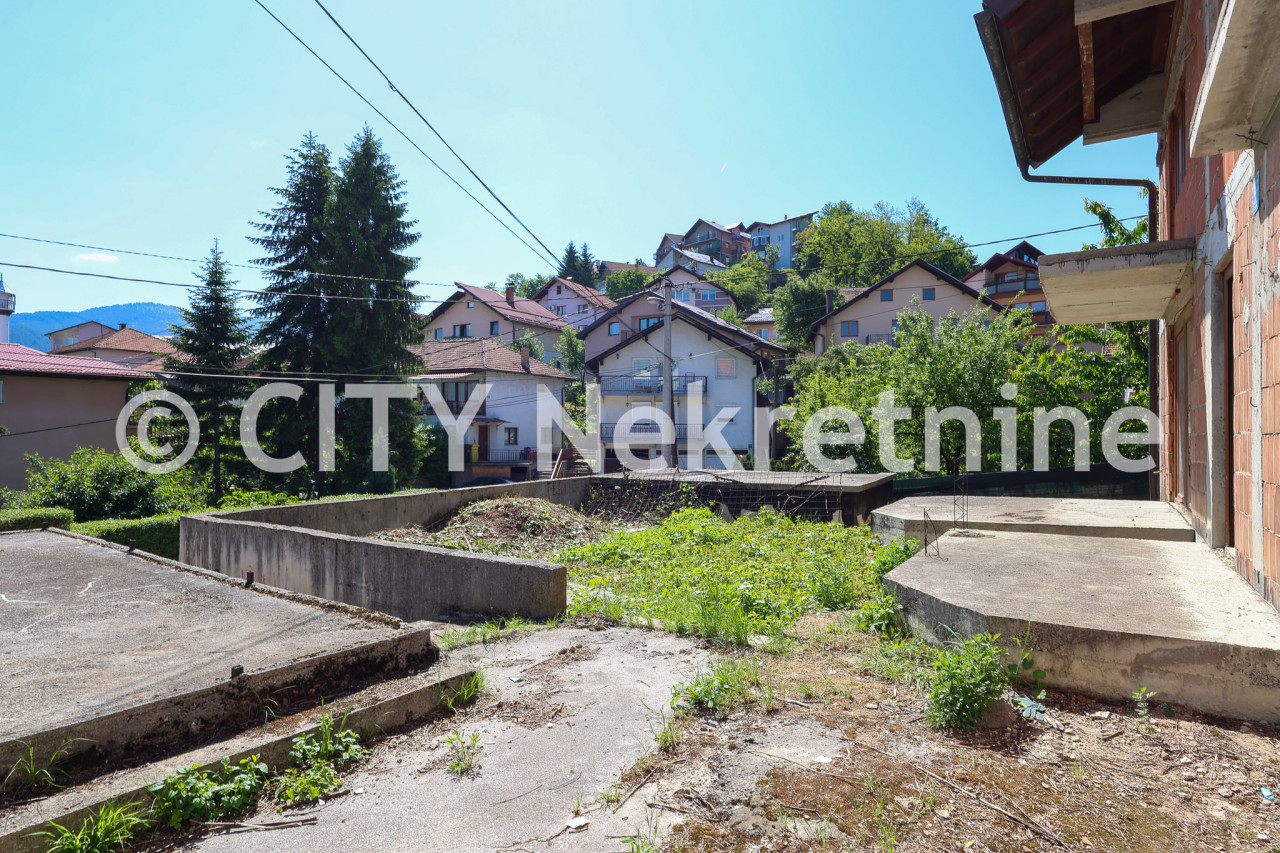 Kuća i dvorište - Novo Sarajevo - Hrasno brdo - 266 m² – pohled 5